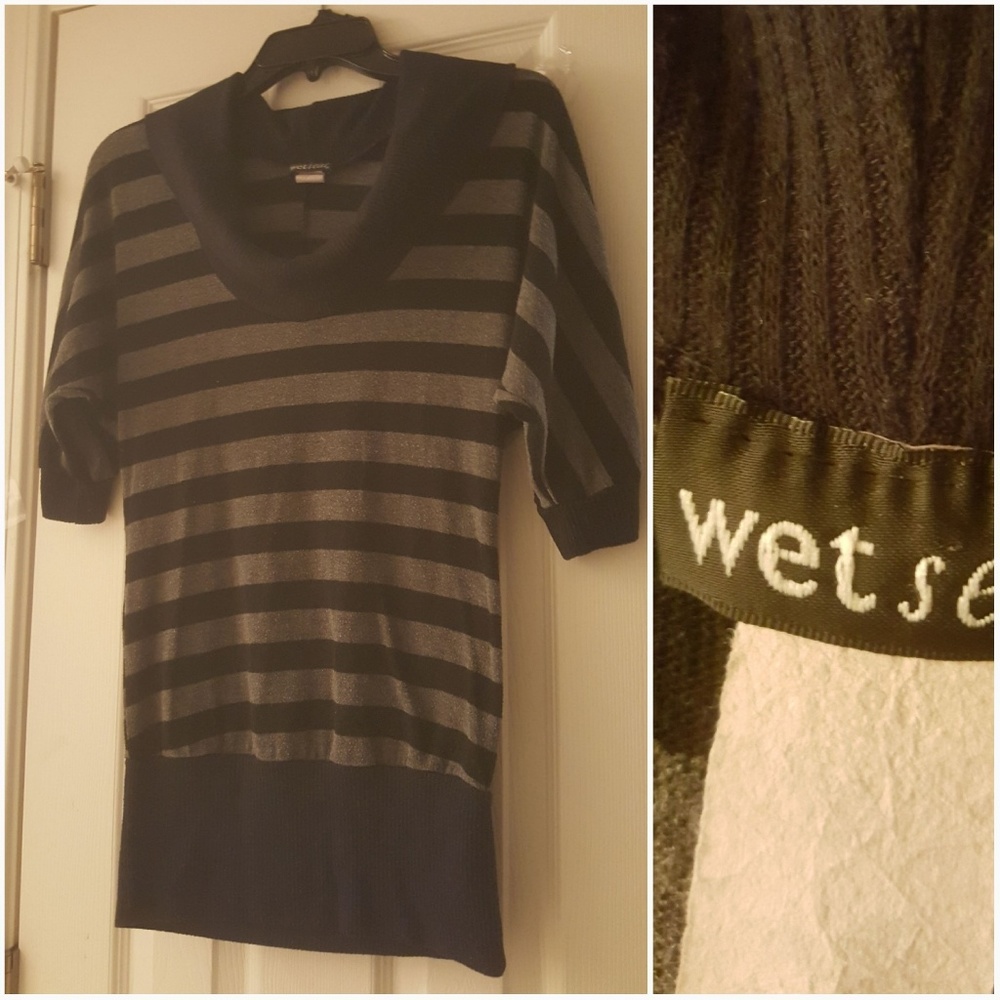 Bundle only black and grey sweater
